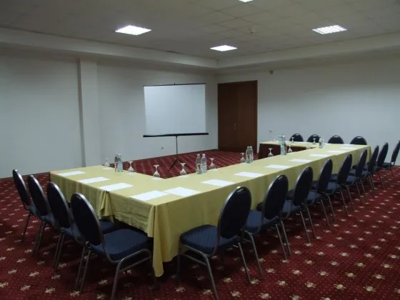 اتاق جلسات هتل آستریون پالاس تفلیس 168