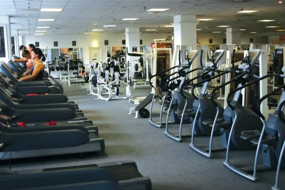 باشگاه ورزشی هتل سانفلاور پارک مسکو  74024