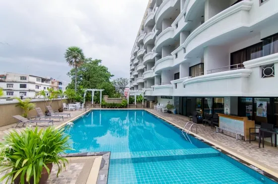 استخر هتل فوروم پارک بانکوک 65070