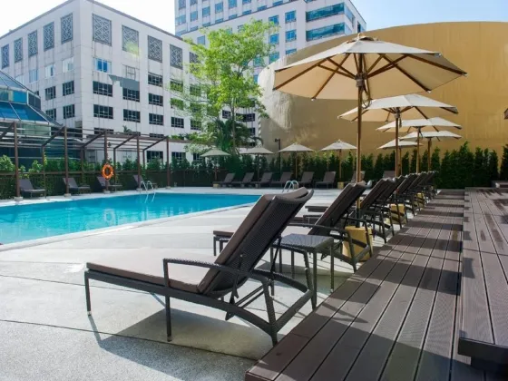 استخر هتل هالیدی این سیلوم بانکوک 66383