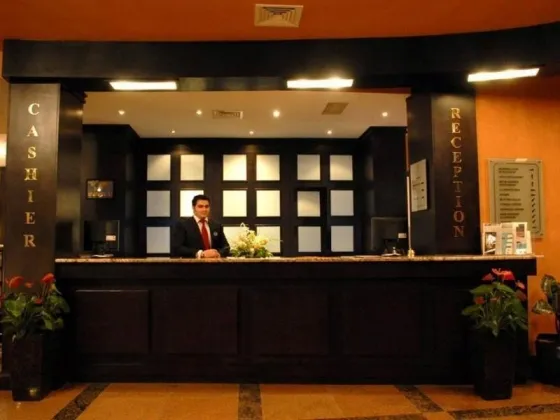 لابی هتل کرون باکو 3216