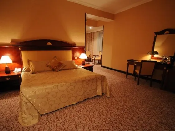 فضای اتاق های هتل کرون باکو 3144