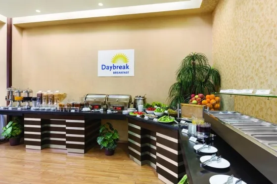 فضای رستورانی و صبحانه هتل دیز باکو 74710