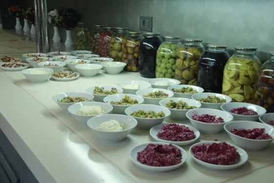 فضای رستورانی و صبحانه هتل اسکای باکو 74723
