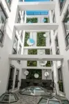نمای بیرونی هتل تیترو رومز باکو 75702 100