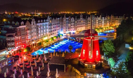 فضای بیرونی هتل اورنج کانتی کمر آنتالیا 93914