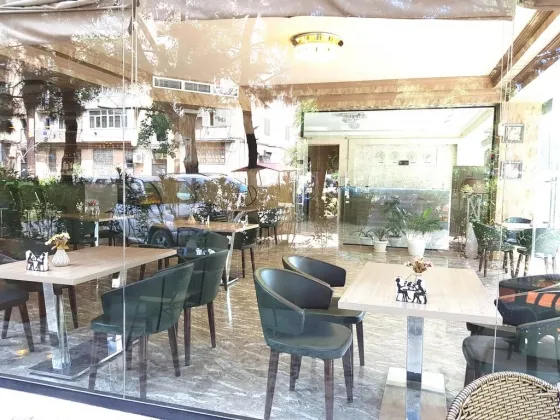 فضای بیرونی هتل ال پلازا تفلیس 76153