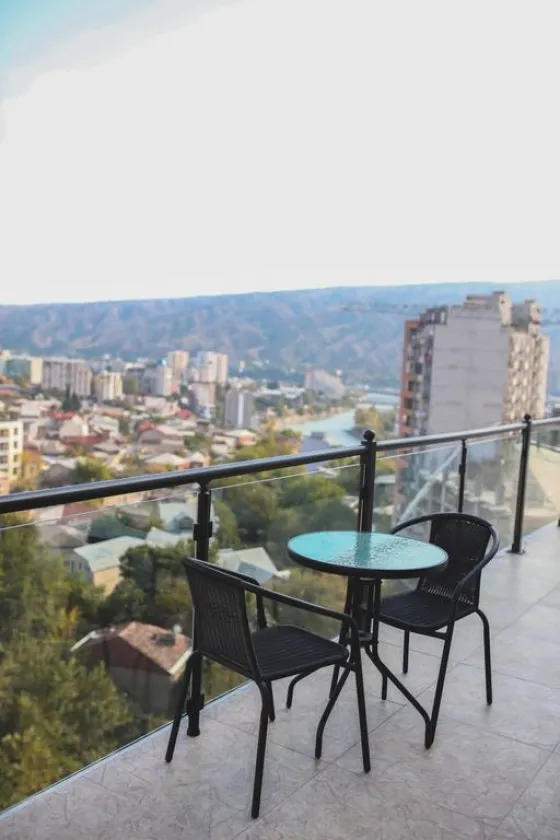 فضای بیرونی هتل ال پلازا تفلیس 76145