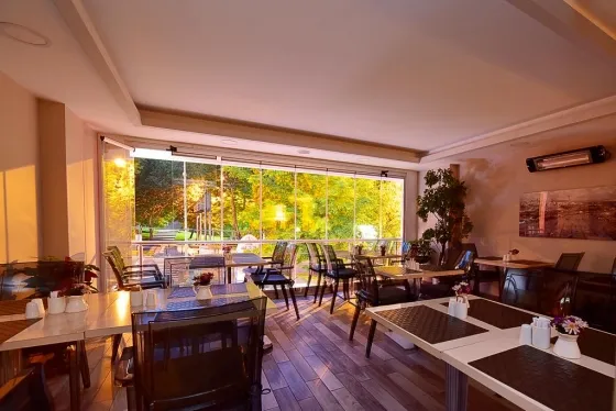 فضای رستورانی و صبحانه هتل چیا بشیکتاش استانبول 76480