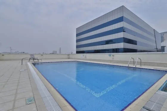استخر هتل آپارتمان هاب مون والی دبی 197632