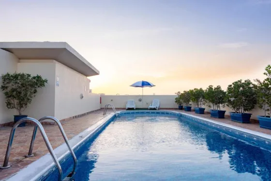 استخر هتل آپارتمان های آیکون دبی 196968