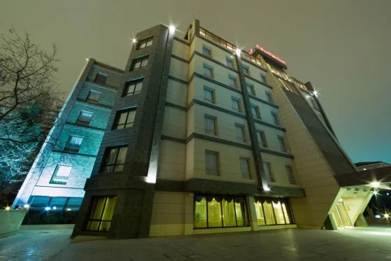 تصویر 4389 نمای بیرونی هتل قفقاز پوینت باکو