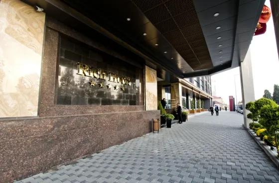 نمای بیرونی هتل ریچ هتل باکو 4421