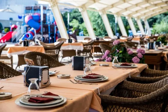 فضای رستورانی و صبحانه هتل رامادا باکو 4488