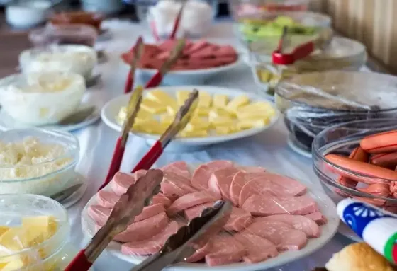 فضای رستورانی و صبحانه هتل ریوا باکو 93631