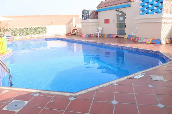 استخر هتل آپارتمان بزرگ المنار دبی 196824