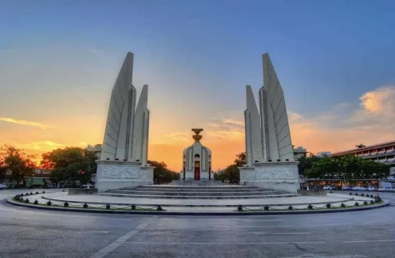 تصویر 76785 یادبود دموکراسی بانکوک