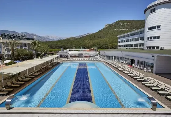 استخر هتل پالمت ریزورت کریش آنتالیا 95307