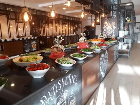 فضای رستورانی و صبحانه هتل آرماس گل بیچ آنتالیا 77744