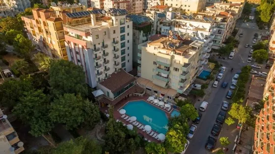 نمای بیرونی هتل اوسلان کوش آداسی 78050