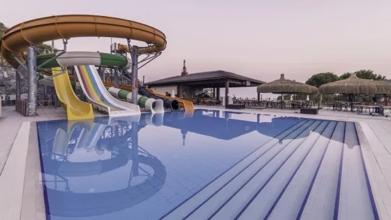 استخر هتل رامادا ریزورت کوش آداسی 78181