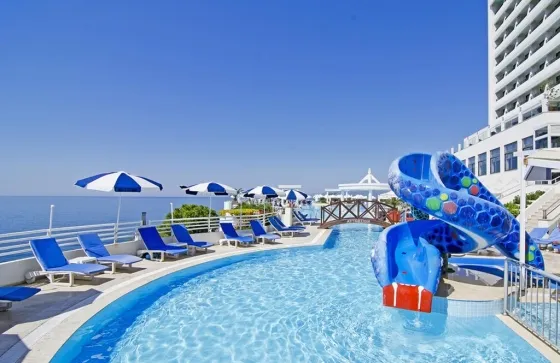 استخر هتل کرومار دلوکس کوش آداسی 78223