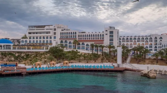 نمای بیرونی هتل اینفینیتی بای یلکن کوش آداسی 78235