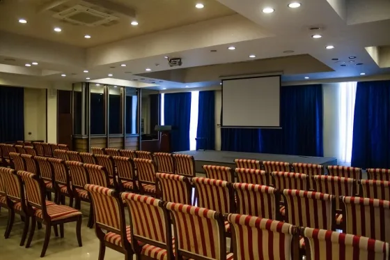 اتاق جلسات هتل دبی اینترنشنال باکو 79110
