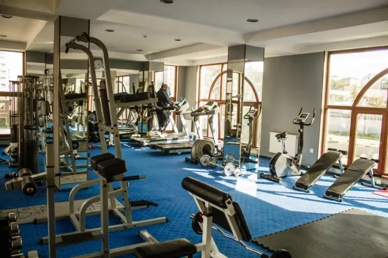 باشگاه ورزشی هتل دبی اینترنشنال باکو 79107