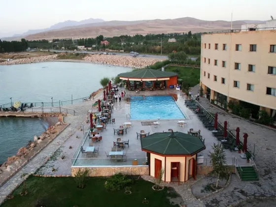 تصویر 80215 استخر هتل مریت شاه ماران وان 