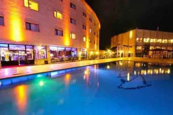 تصویر 80214 استخر هتل مریت شاه ماران وان 