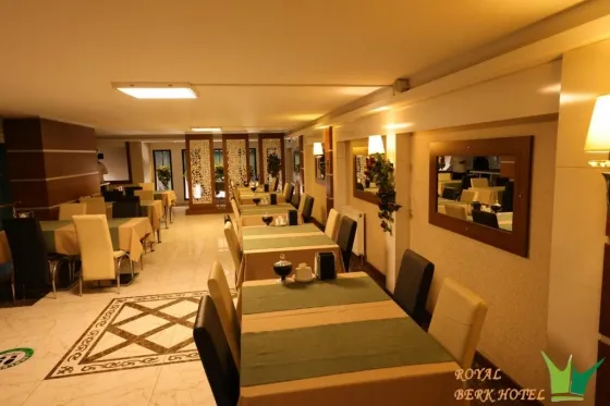فضای رستورانی و صبحانه هتل رویال برک وان 154256