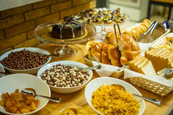 فضای رستورانی و صبحانه هتل اسکوئر این باکو 81827