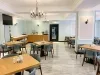 فضای رستورانی و صبحانه هتل آئوروم باکو 81840 100