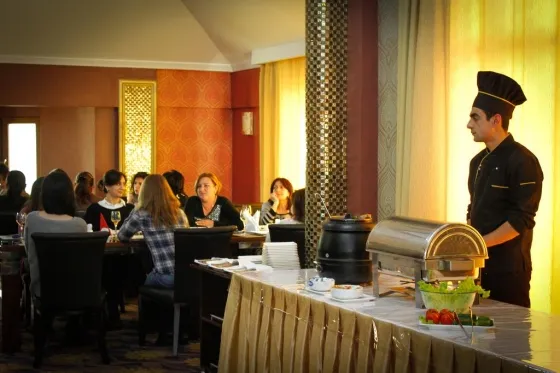 فضای رستورانی و صبحانه هتل سافران باکو 82067