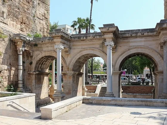 تصویر 82202  دروازه هادریان آنتالیا 