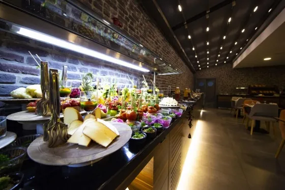 فضای رستورانی و صبحانه هتل لارن فمیلی اند اسپا آنتالیا 82317