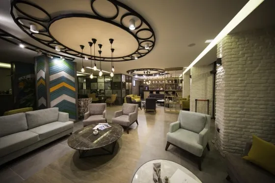 لابی هتل لارن فمیلی اند اسپا آنتالیا 82307