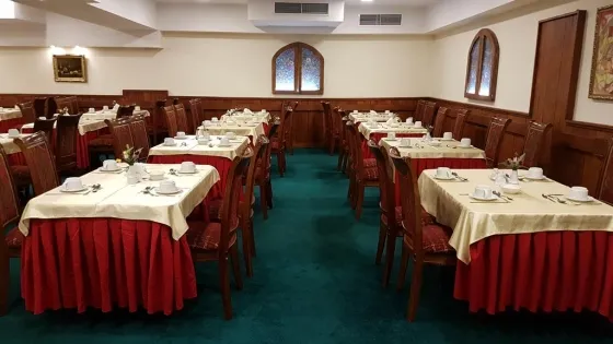 فضای رستورانی و صبحانه هتل رویال پالاس ایروان 82950