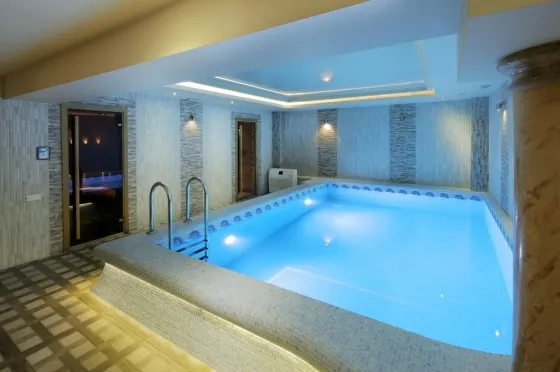 استخر هتل نایری ایروان 82985