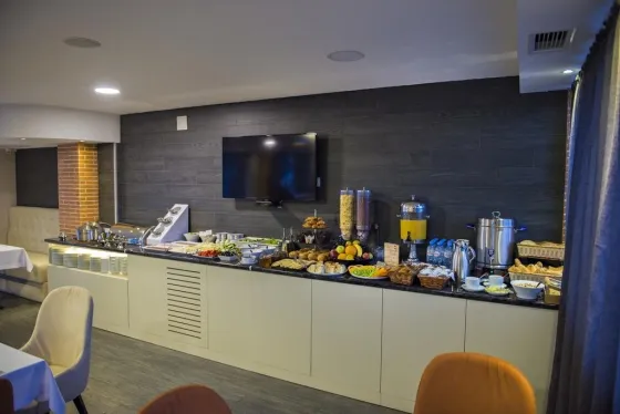 فضای رستورانی و صبحانه هتل تفلیس این 84678