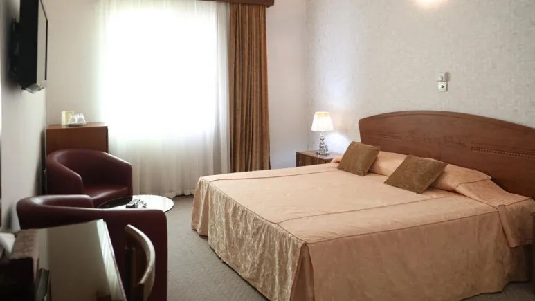 فضای اتاق های هتل ارم تهران 87095