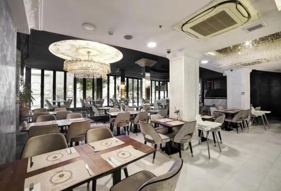 فضای رستورانی و صبحانه هتل وایت مونارچ استانبول 96459