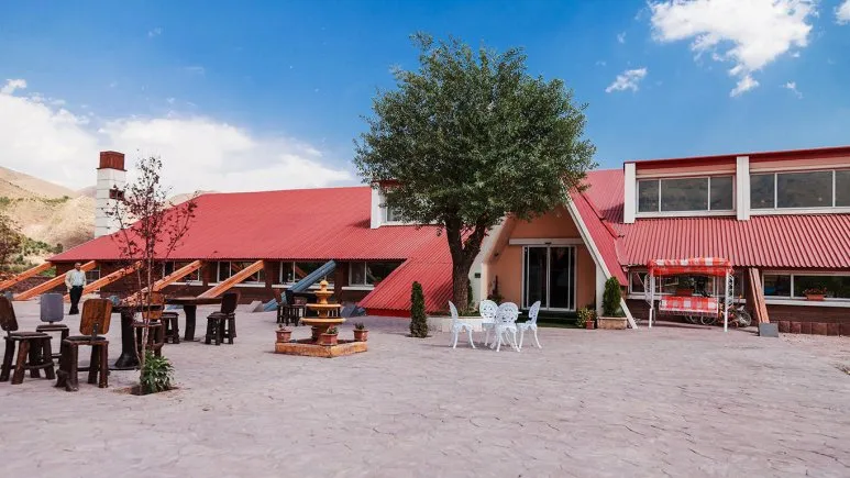 نمای بیرونی هتل ایرانگردی جهانگردی میگون تهران 86828