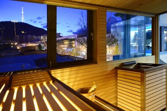 استخر هتل آمباسادوری تفلیس 674