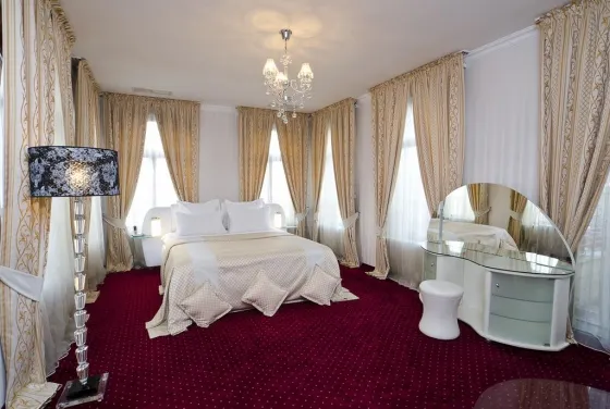 فضای اتاق های هتل آمباسادوری تفلیس 658