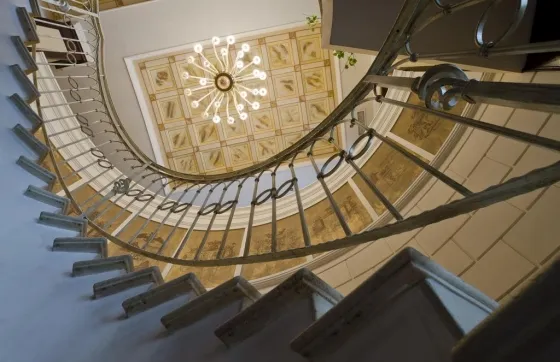 لابی هتل آمباسادوری تفلیس 654