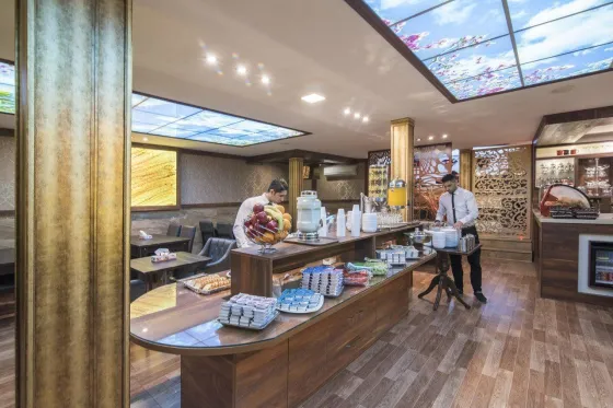 فضای رستورانی و صبحانه هتل مروارید تهران 189621