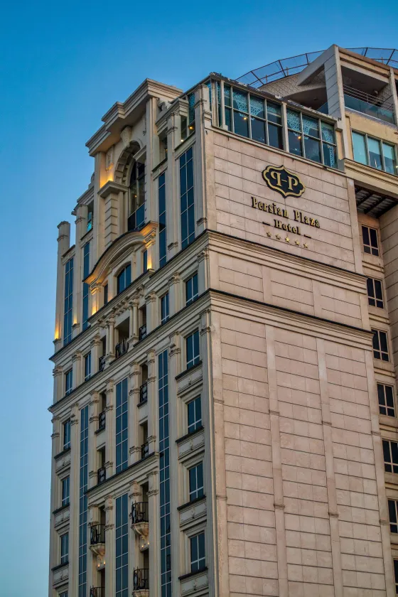 نمای بیرونی هتل پرشین پلازا تهران 195317