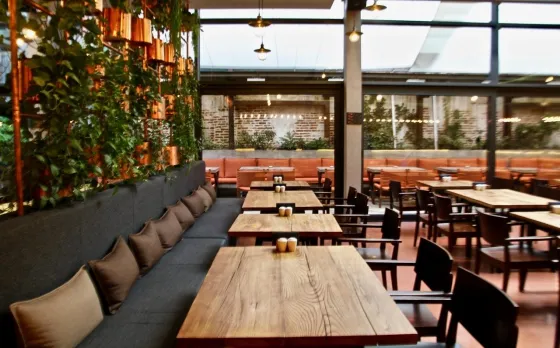 فضای رستورانی و صبحانه هتل آیوتا تفلیس 93470